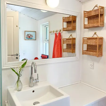 Simple Scandinavian Style Near The Hébergement de vacances *